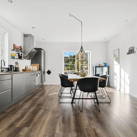 Eleana - 300m From The Sea By Interhome *