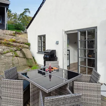 Holiday home Eleana - 300m From The Sea By Interhome