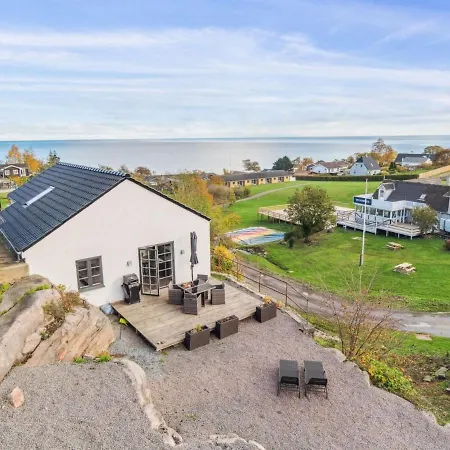 Eleana - 300m From The Sea By Interhome *