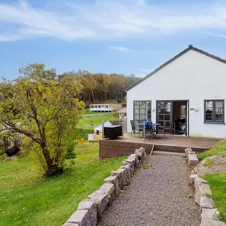 Eleana - 300m From The Sea By Interhome *