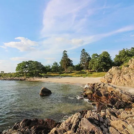 Eleana - 300m From The Sea By Interhome *